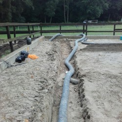 aanleg drainagesysteem paardrijbak (5)